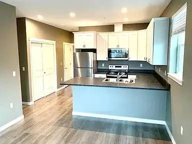Main picture of 2619 12th St SE