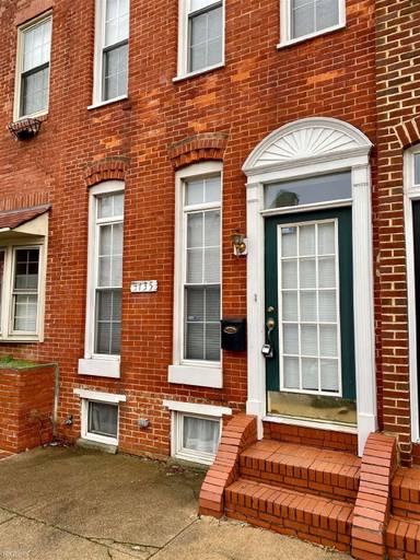 Main picture of 3135 Dillon St