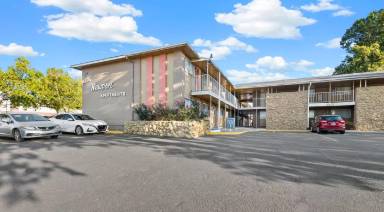 Main picture of 3407 NW 39th St