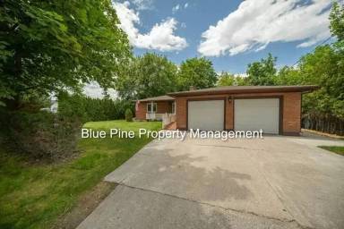 Main picture of 1170 Saint Clair Road