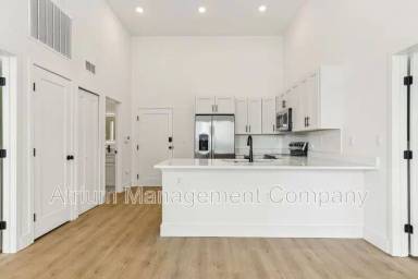 Main picture of 221 S Bumby Ave