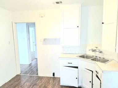 Main picture of 2621 Windsor Ave