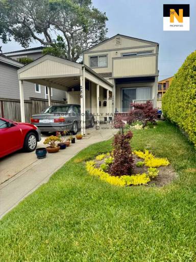 Main picture of 286 Anita St