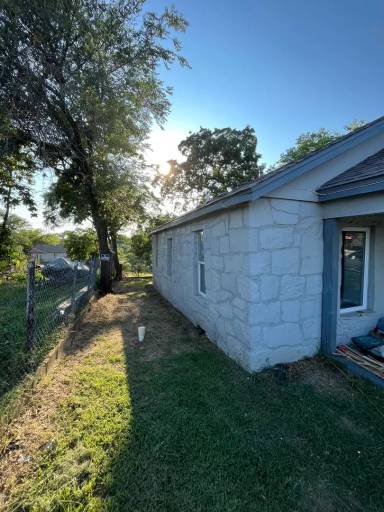 Main picture of 418 N Grant Ave