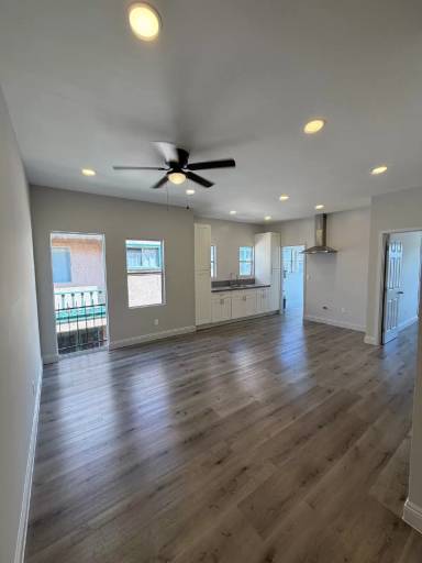 Main picture of 1044 W 42nd Pl