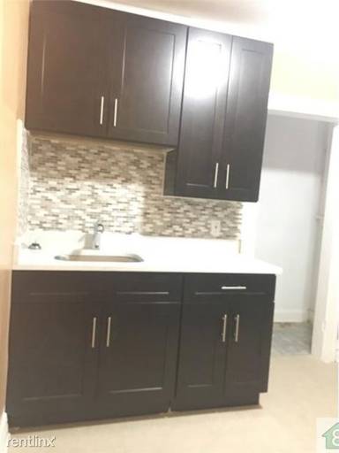 Main picture of 1140 W 83rd St