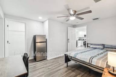 Main picture of 10033 Brunswick Ln