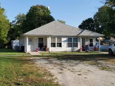 Main picture of 106 W 4th St