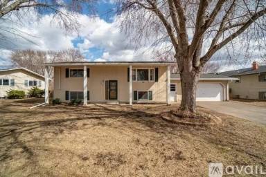 Main picture of 3419 Gerrard Ave