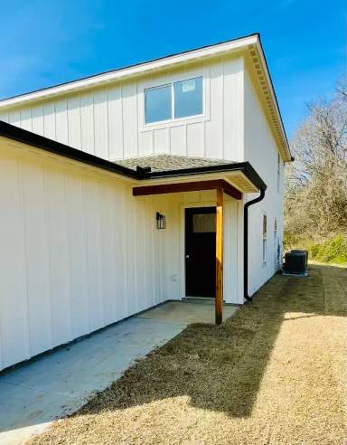 Main picture of 411 E Pecan St