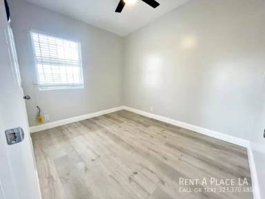 Main picture of 703 W 79th St