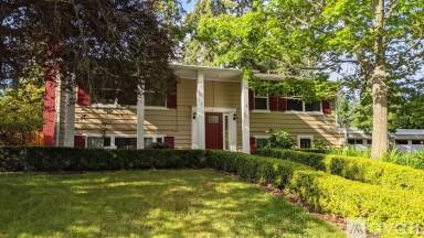 Main picture of 801 Deercliff Rd NE
