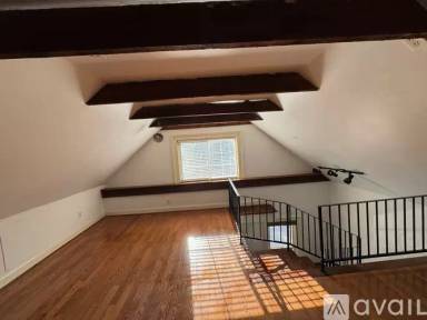 Main picture of 99 White St