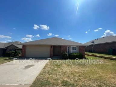 Main picture of 11136 NW 6th Ter