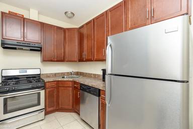 Main picture of 839-47 W Cornelia Ave