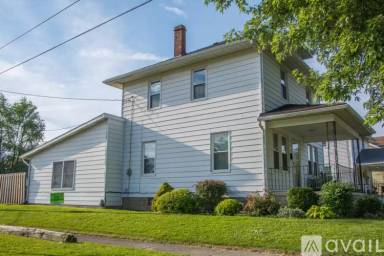 Main picture of 718 N Cole St