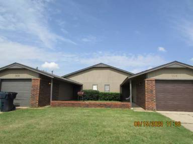 Main picture of 1017 SW 81st St