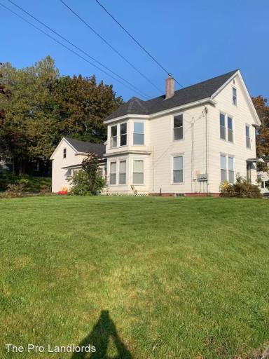 Main picture of 445 Main St