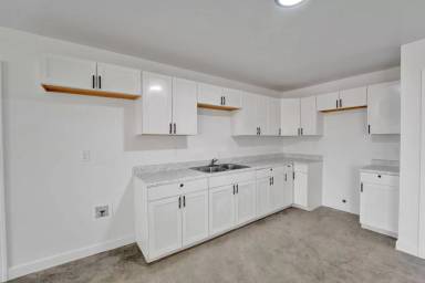 Main picture of 2025 Labelle St