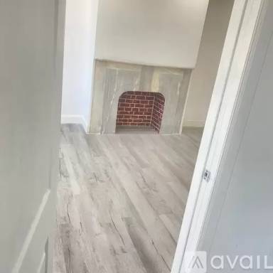 Main picture of 221 Summit Ave