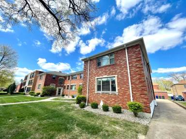 Main picture of 5925 Nagel Ave