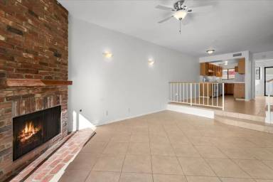 Main picture of 22865 Del Valle St