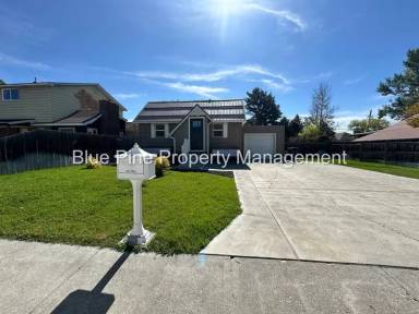 Main picture of 624 College St