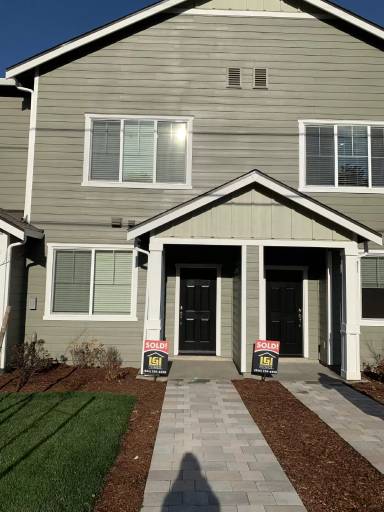 Main picture of 18 NE 134th Pl