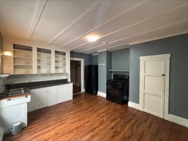 Main picture of 4 Western Ave