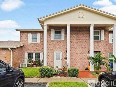 Main picture of 1270 Village Way