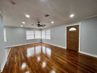 Main picture of 1800 11th St