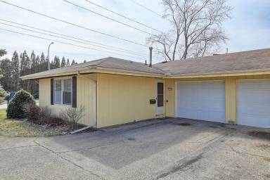 Main picture of 1117 E Willard St