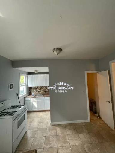 Main picture of 176 Parker St
