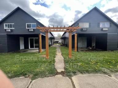Main picture of 396 N Cedar St