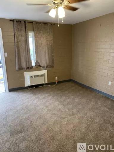Main picture of 221 S Main Ave