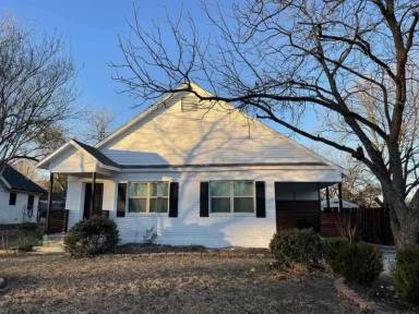 Main picture of 4437 McKibben St