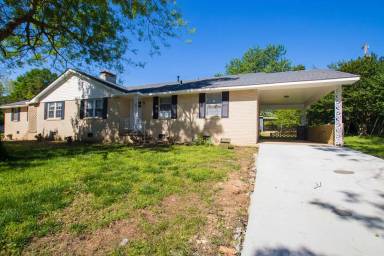 Main picture of 1401 Broadmoor Rd