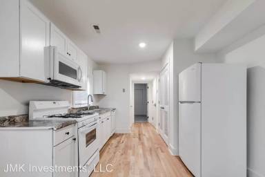 Main picture of 3213 Ellwood Ave
