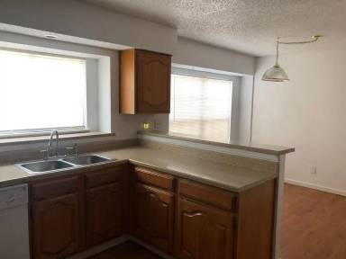 Main picture of 2021 Meadow Park Dr