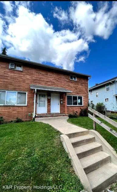 Main picture of 621 Roslyn Ave SW