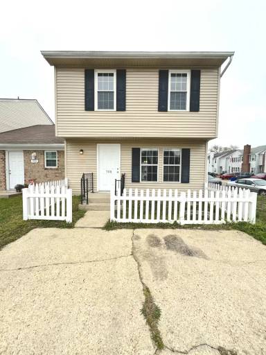Main picture of 700 Wolftrap Ln