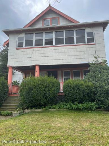 Main picture of 11910 Iowa Ave