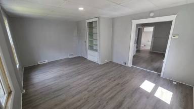 Main picture of 2183 W 81st St