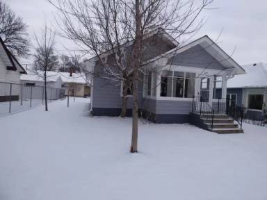 Main picture of 722 W Idaho St