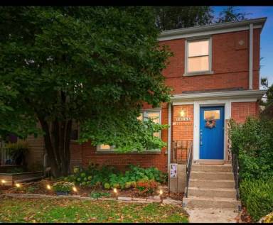 Main picture of 4144 Park Ave