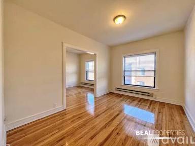 Main picture of 829 W Waveland Ave