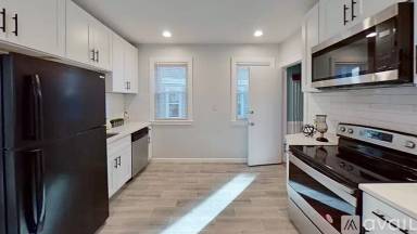 Main picture of 365 Centre St