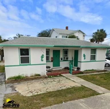 Main picture of 228 N Oleander Ave