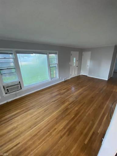 Main picture of 1620 County Road B W