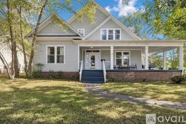 Main picture of 920 Silverdene Pl